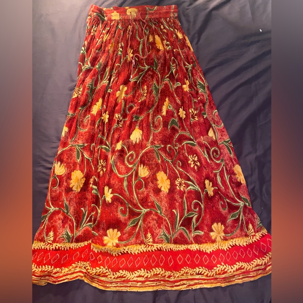 Flowy, boho, size M, red , floral detailed skirt from Wardrobe Essentials.
